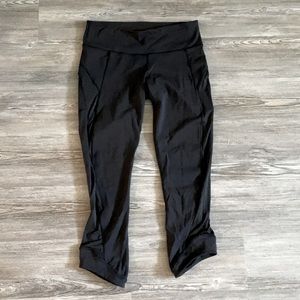 Black lululemon leggings with mesh siding